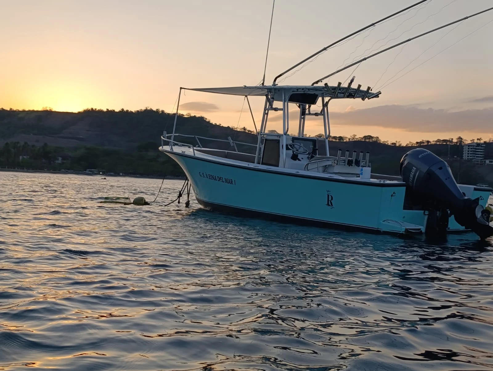 28' Center Console Boat Boston Dog #1 fishing boat at Herradura Beach Costa Rica
