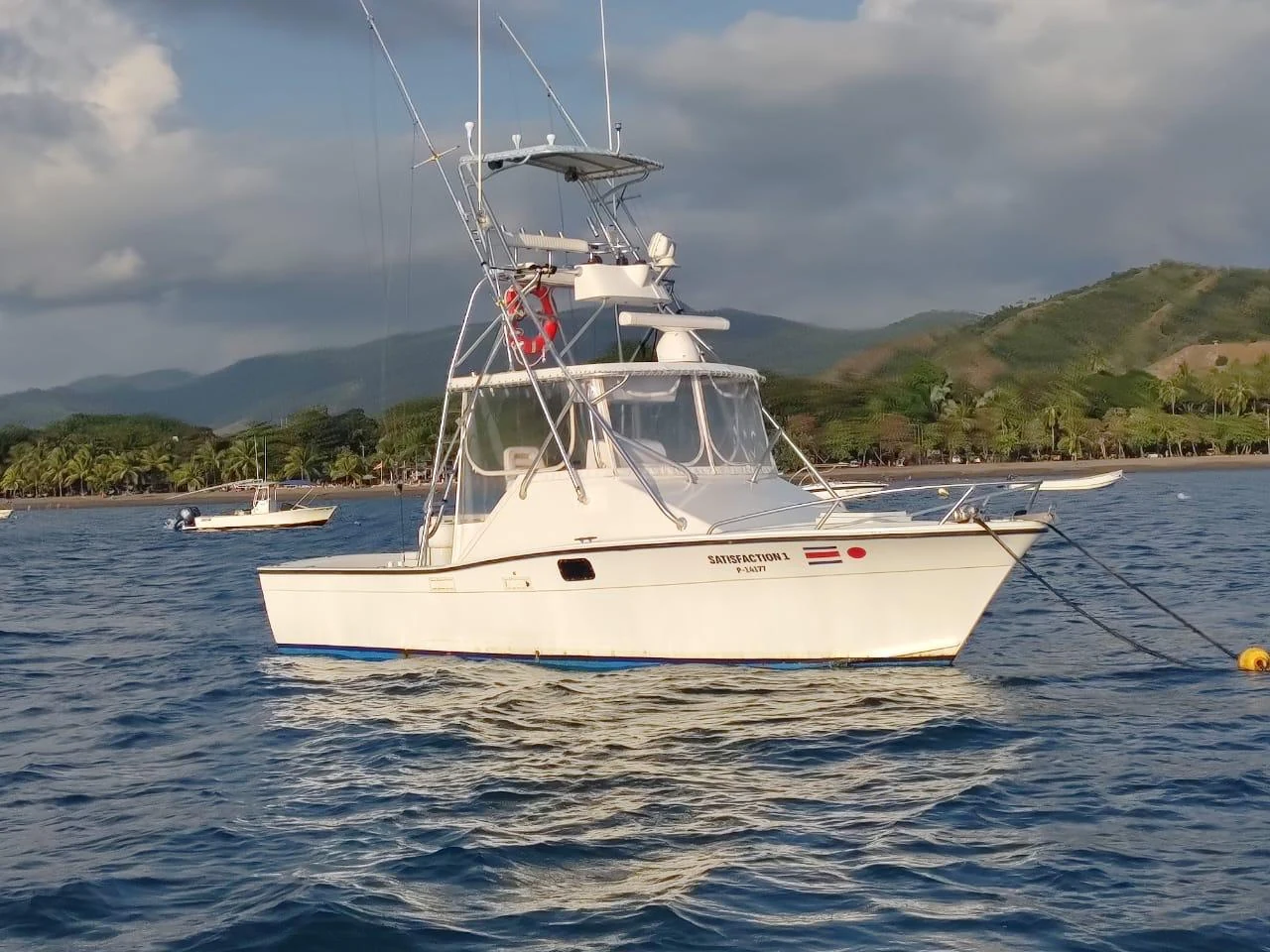 30' Luhrs fishing boat at Herradura Beach Costa Rica